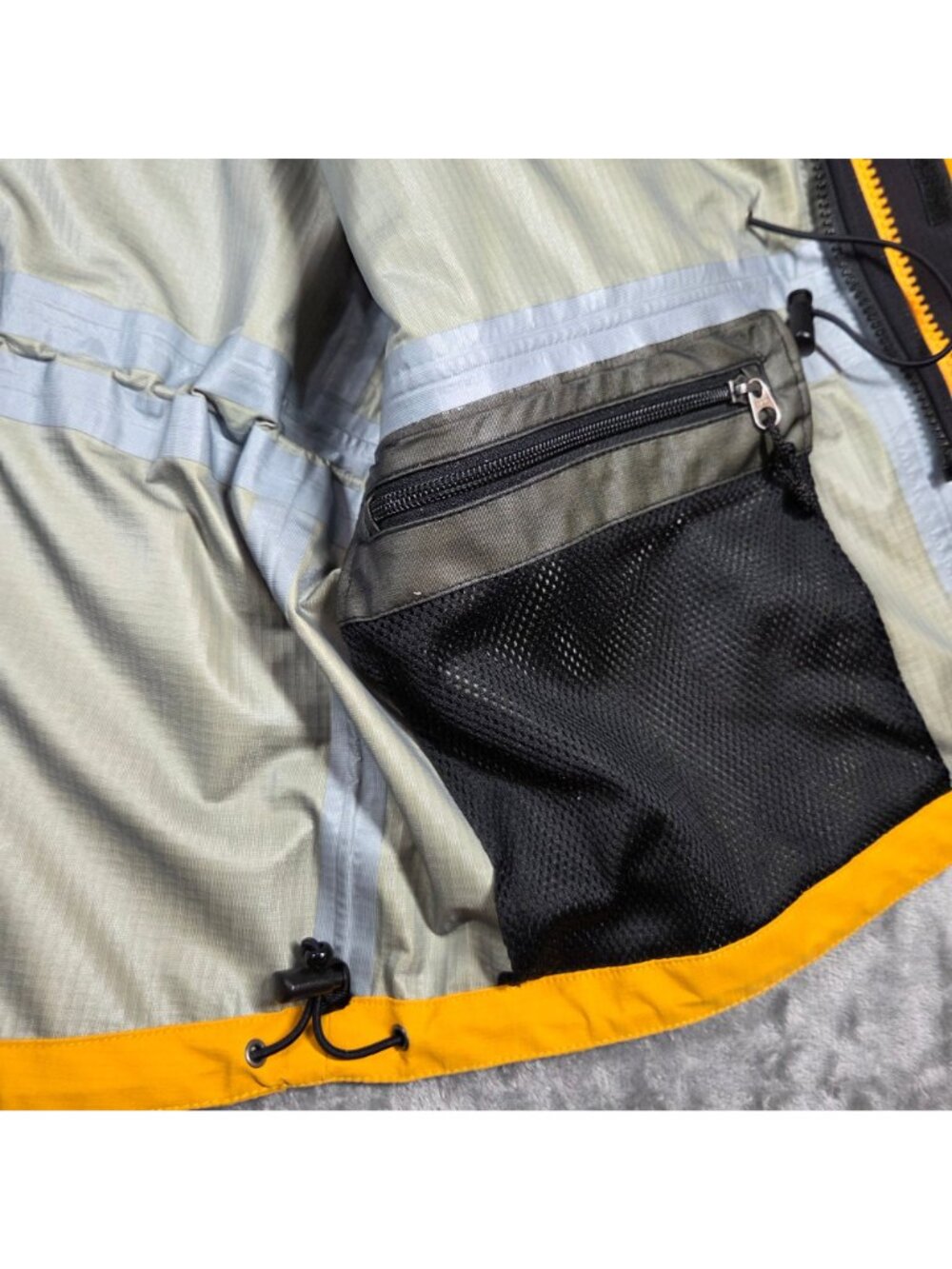 LL Bean Jacket Mens Large Yellow All Conditions Gear Gore-Tex Rain Shell - Picture 14 of 16
